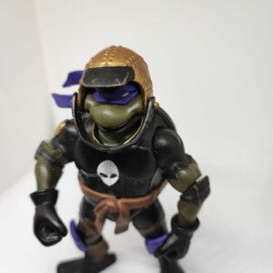 Figura Donatello con Casco